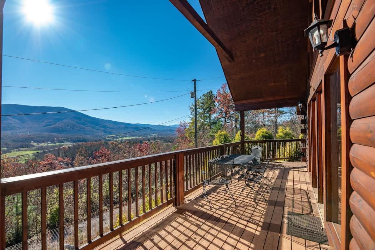 Gorgeous View. Hot Tub. Privacy. Fireplace. Pool & Fishing Access! 세비어빌 외부 사진